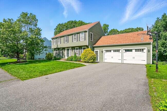 Foto del edificio - 43 Trowbridge Ln