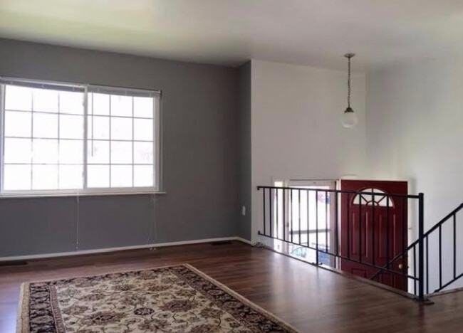 Building Photo - 2108 Thaler Ave