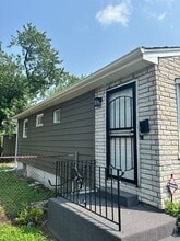 Building Photo - 2019 W Taft St