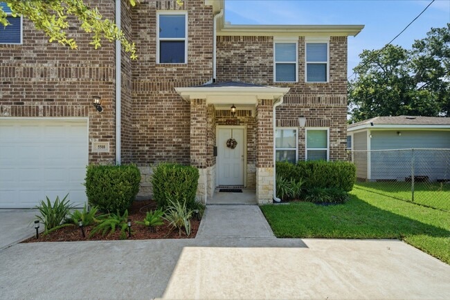 Foto del edificio - 5508 Elysian St