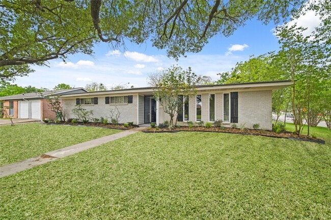 Building Photo - 8302 Braeburn Valley Dr