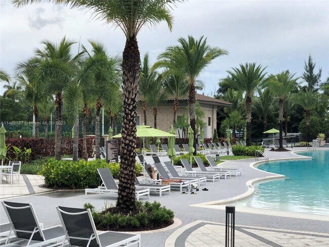 Foto del edificio - 10600 NW 88th St