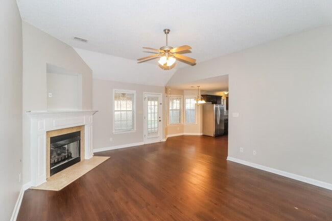 Building Photo - 10790 Wellington Dr