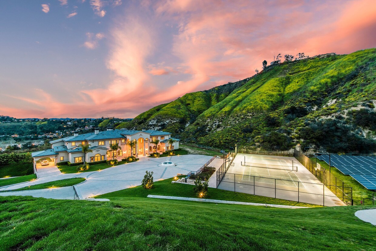 Foto del edificio - 23594 Parksouth St