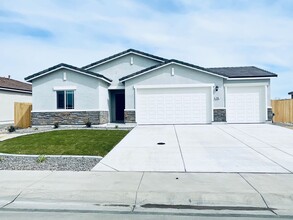 Building Photo - 704 Colorado Ln