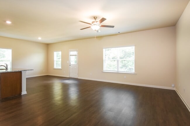 Building Photo - 138 Innis Brk Cir