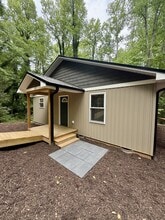 Building Photo - 137 Luke Martin Ln