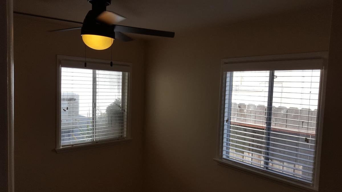 Foto principal - 5070 Santa Monica Ave