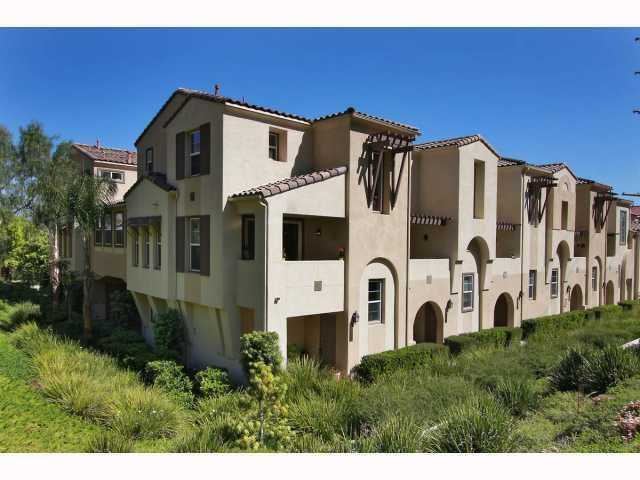 Primary Photo - Gated Townhome | Pool and Gym