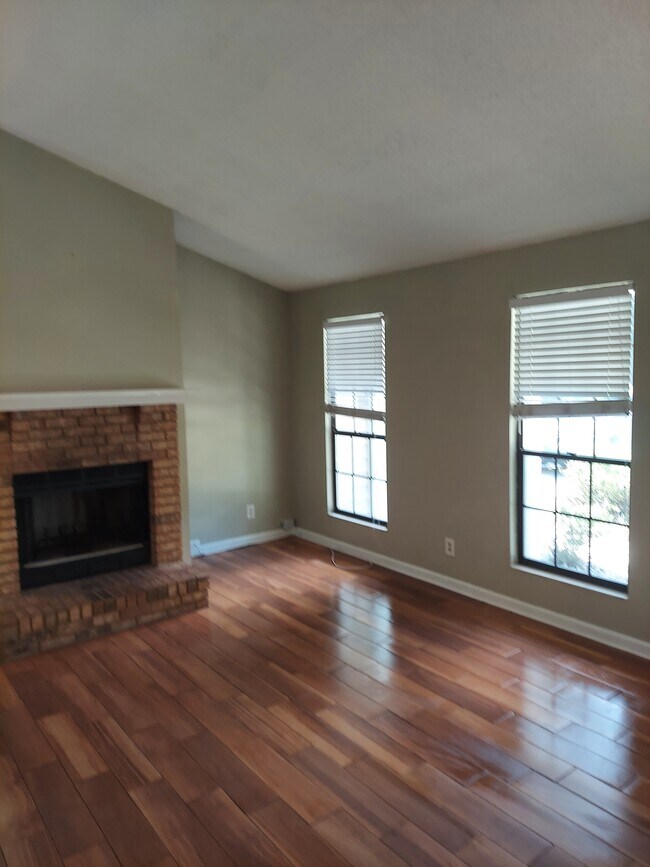 sala de estar - 3664 Jamestown Ln