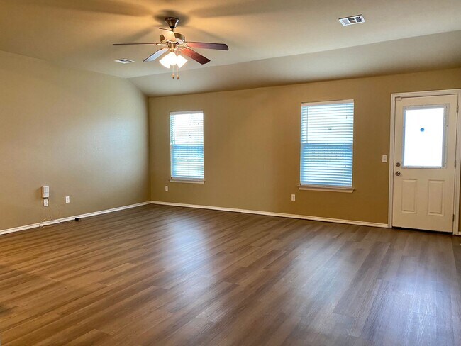 Foto del edificio - Great 3 Bedroom 2 Bath Home in Piedmont