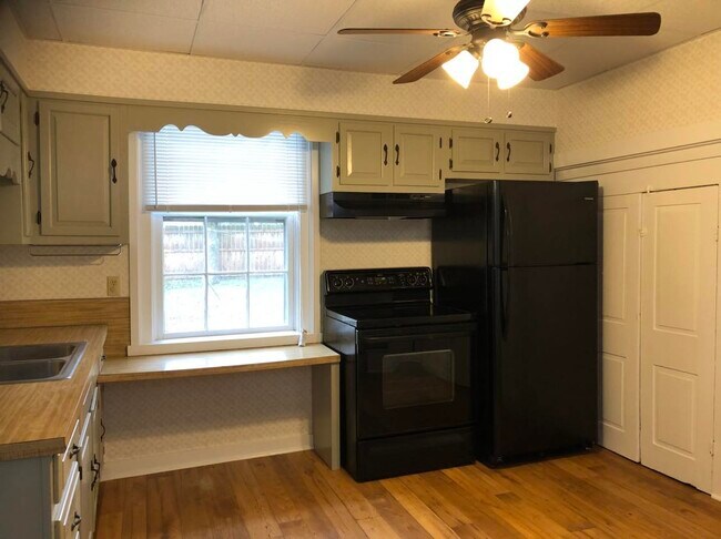 Kitchen - 164 S River St