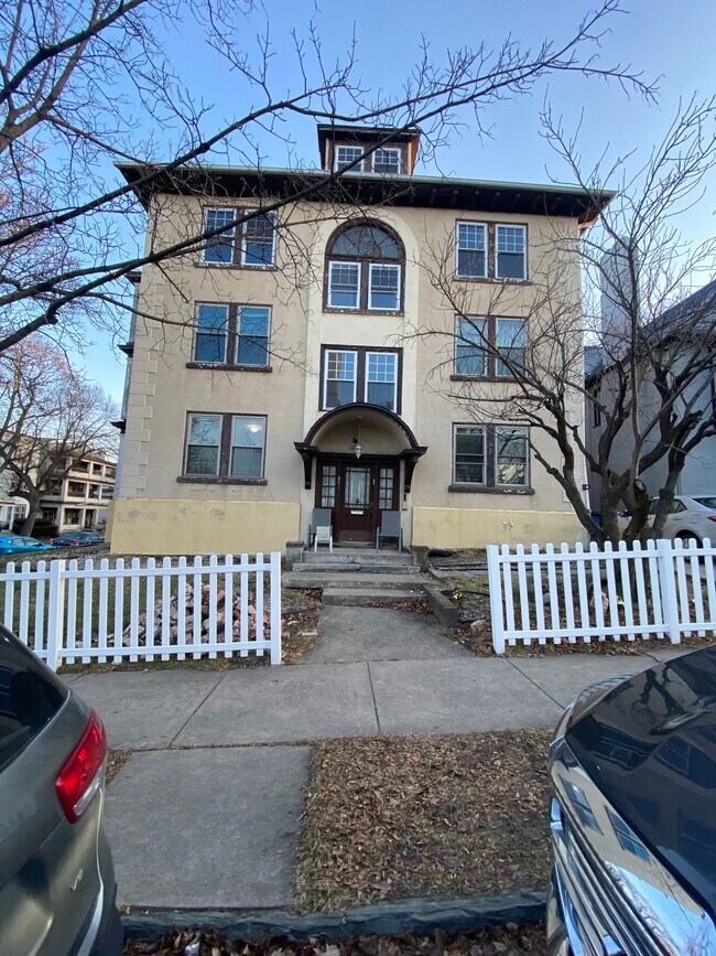 Building Photo - 801 Olive St