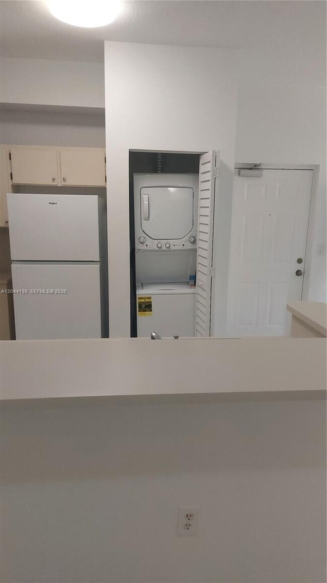 Foto del edificio - 7290 NW 114th Ave