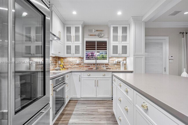 Foto del edificio - 700 Vilabella Ave