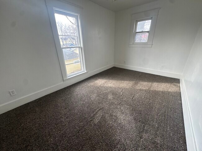 Foto del edificio - 635 S Union St