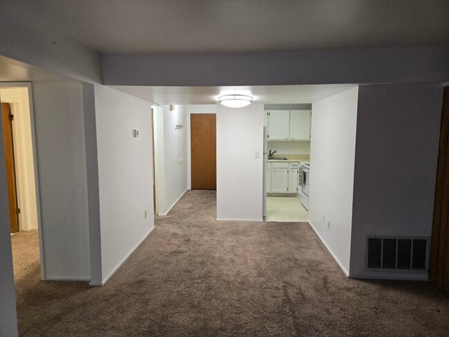 Building Photo - 425 S 1000 E