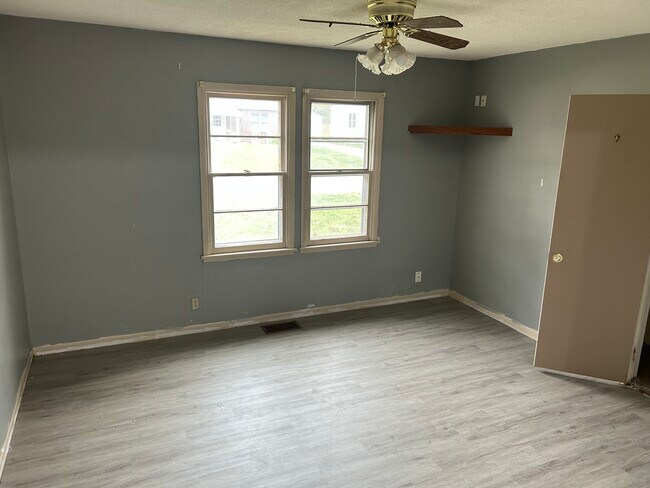 Foto del edificio - 609 E 14th St N