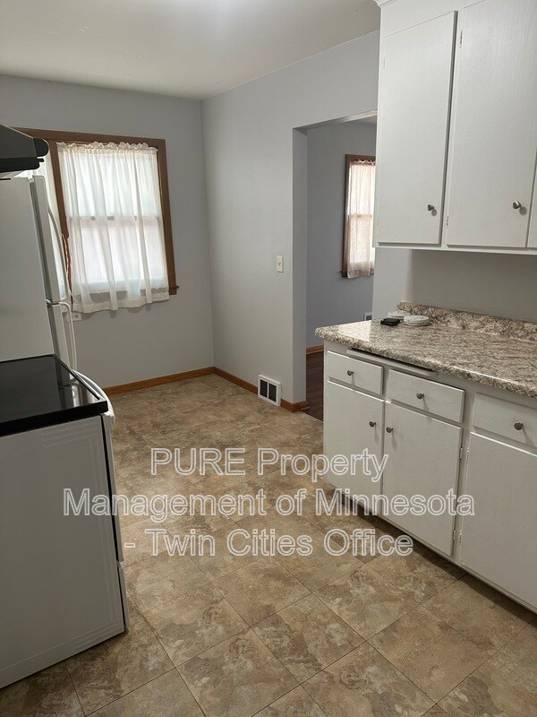 Building Photo - 5600 S 28th Ave