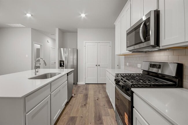 Building Photo - 7922 Alset Dr