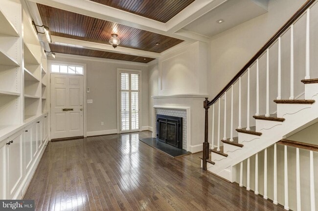 Foto del edificio - 1249 33rd St NW