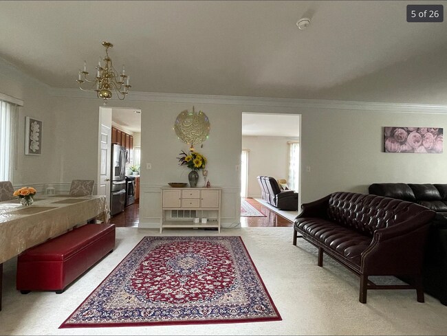 Foto del edificio - 8162 Gilroy Dr