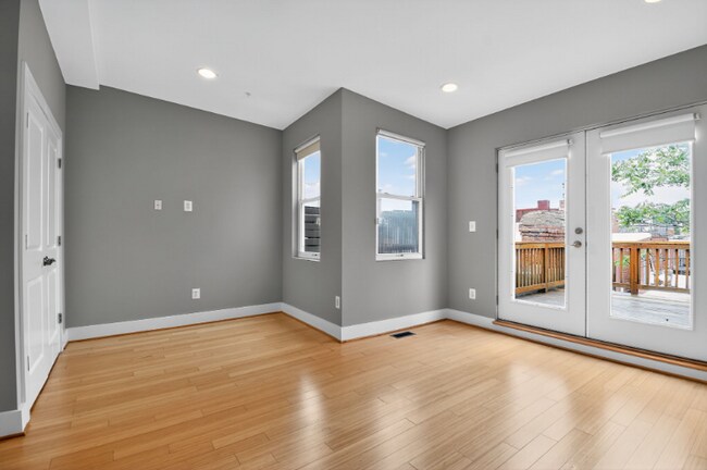 Foto del edificio - 1241 Kenyon St NW