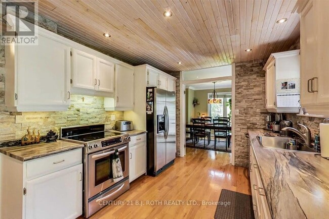 Building Photo - 1711 S Porcupine Ave