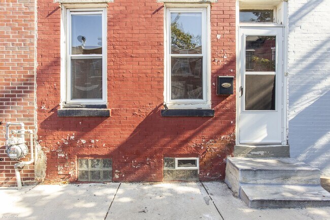 Building Photo - 4 br, 1 bath House - 3911 WARREN ST