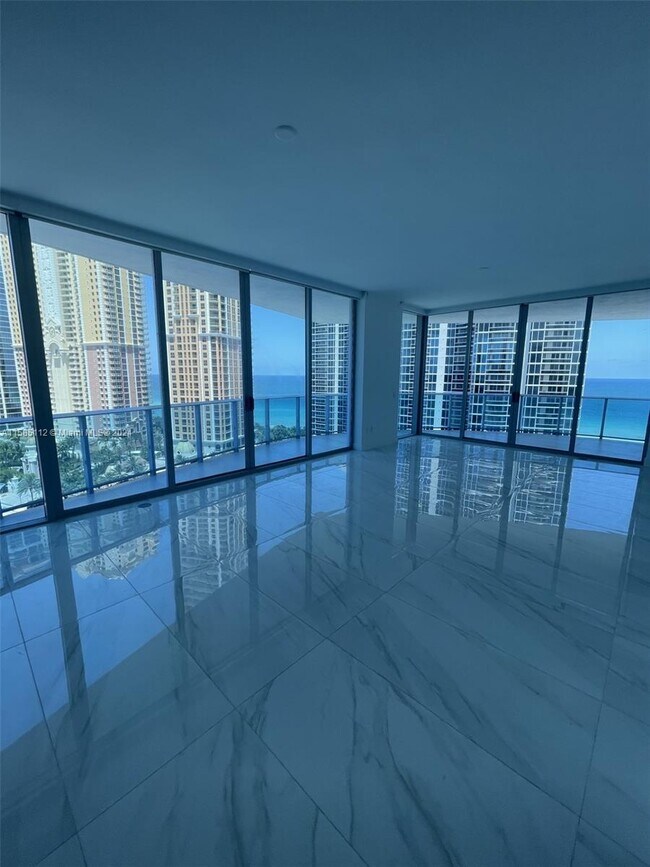 Foto del edificio - 17550 Collins Ave