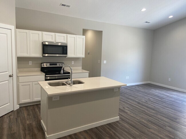 Foto del edificio - 13561 W Haskell Ct