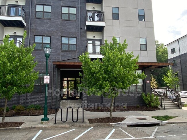 Foto del edificio - 782 Riverfront Pkwy