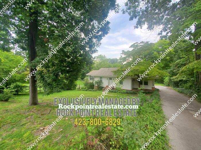 Primary Photo - Charming Bungalow on Missionary Ridge!