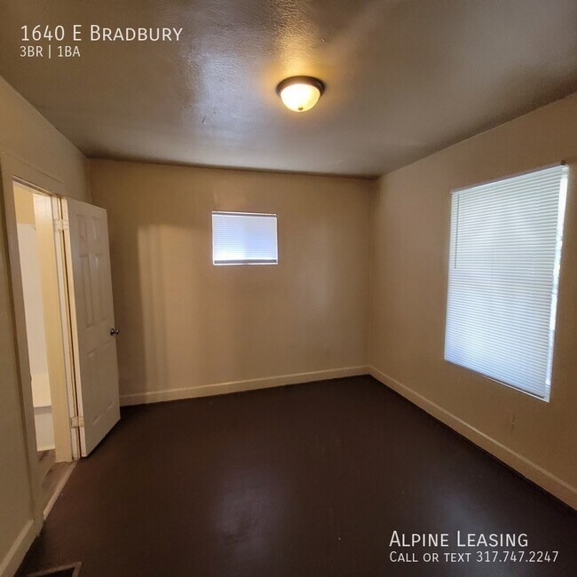 Foto del edificio - 1640 E Bradbury-
