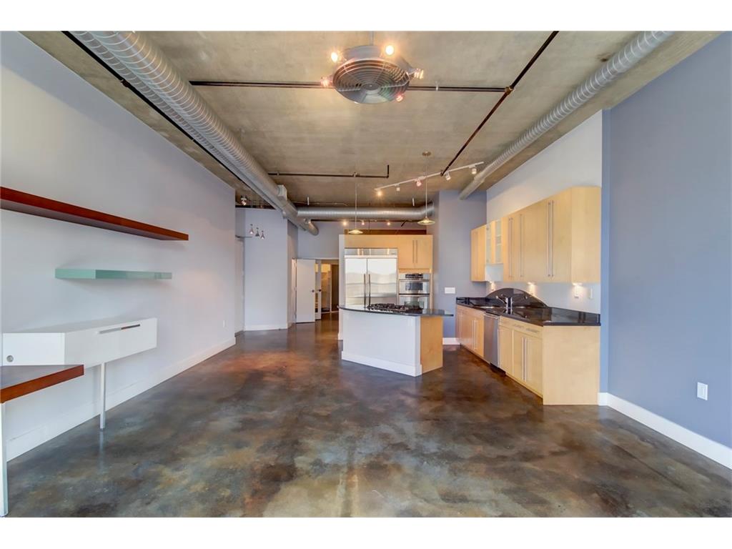 Primary Photo - 311 W 5th St