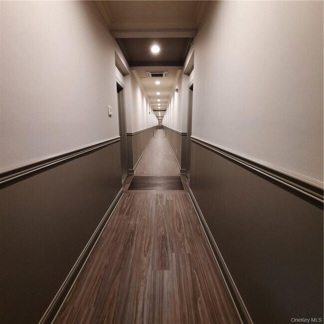 Foto del edificio - 250 NY-32