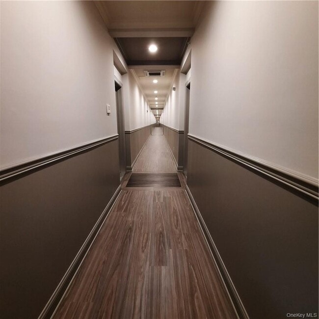 Building Photo - 250 NY-32