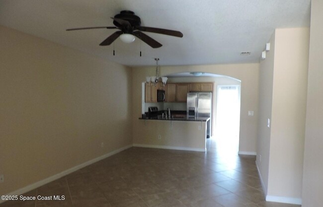 Building Photo - 765 Luminary Cir