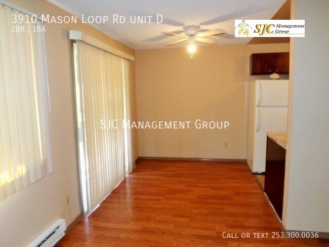 Building Photo - 2 bedroom 1 bath second floor apartment fo...
