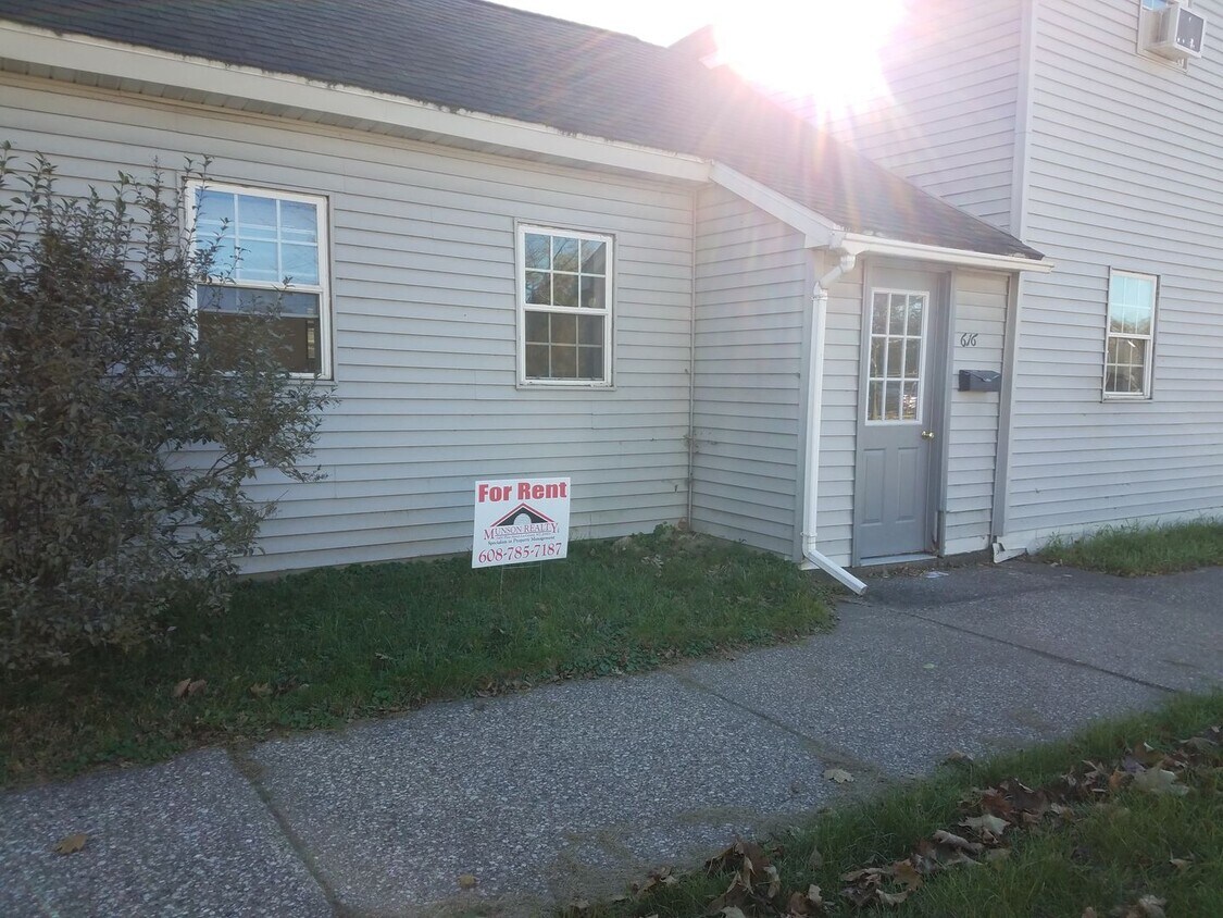 Foto del edificio - 3 Bedroom House / Northside