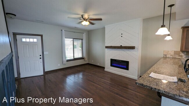 Building Photo - 4 br, 3 bath House - 1795 W Pyreness Loop