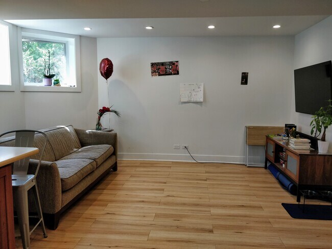 Foto del edificio - 4924 N Oakley Ave