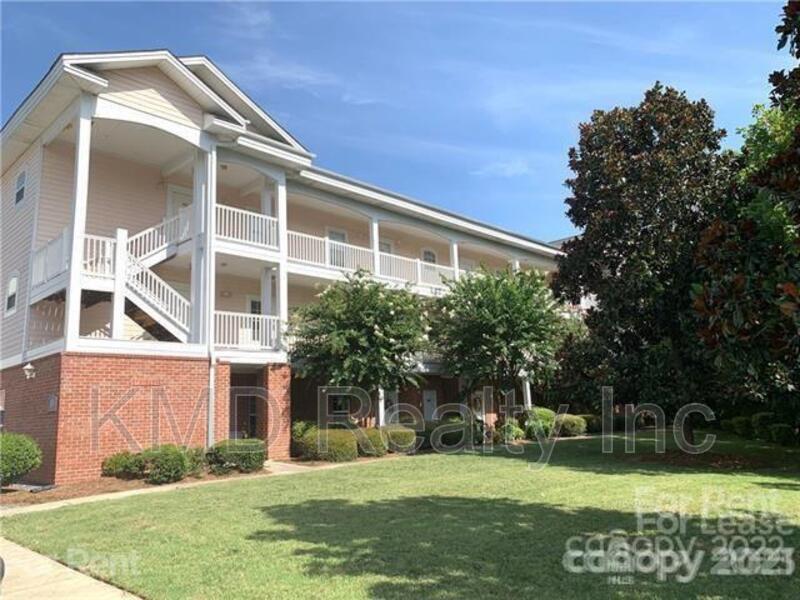 Foto principal - 9321 Meadow Vista Rd