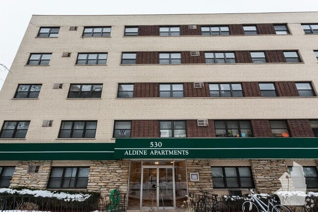 Building Photo - 533 W Aldine