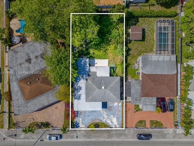 Building Photo - 911 E 32nd St