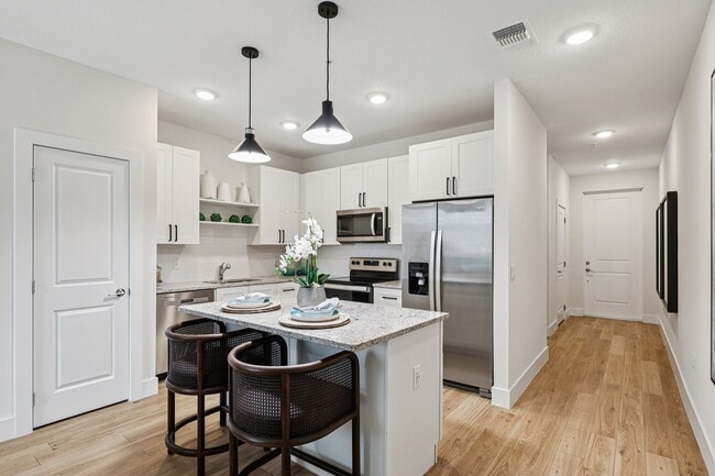 Foto del edificio - Cacema Townhomes