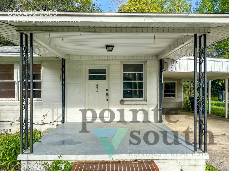 Primary Photo - Older Home with Southern Charm!