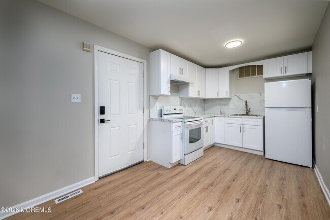 Foto del edificio - 114 Watson Ave