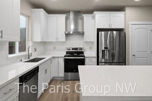 Foto del edificio - Gorgeous Updated 2012 Covington 4BR – New Paint, Floors, Cabinets, Quartz Counters +++