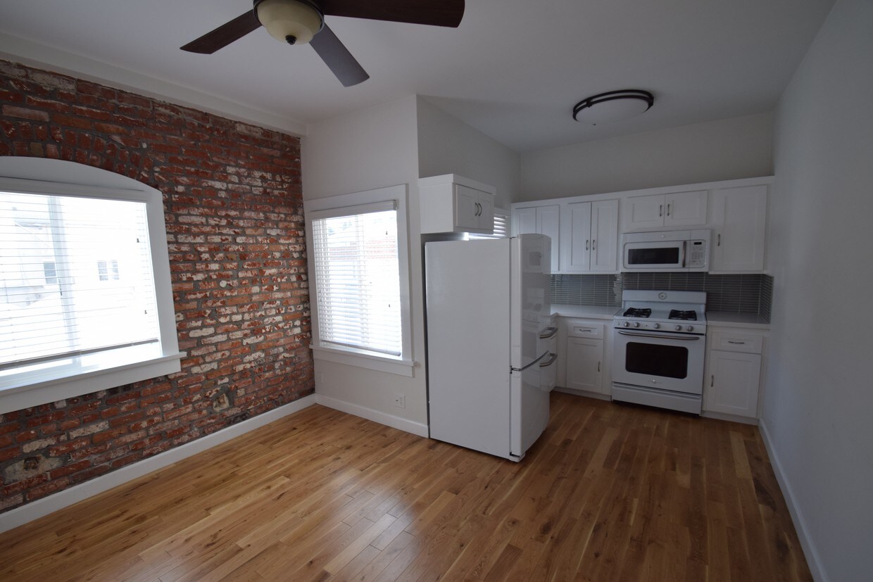 Primary Photo - 1417 Marcelina Ave